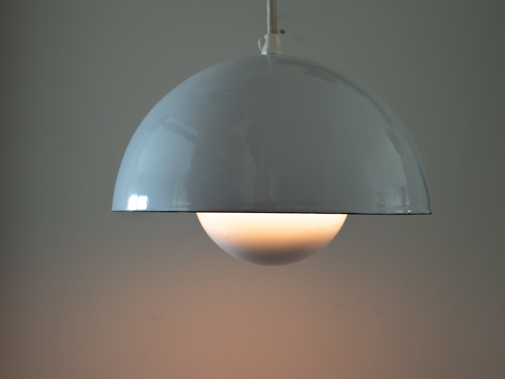 Unikat // lampa Flowerpot // proj. Verner Panton // AWF