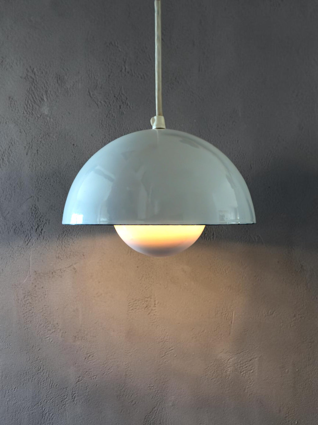 Unikat // lampa Flowerpot // proj. Verner Panton // AWF