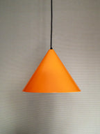 Pomarańczowa lampa Billardpendel // Louis Poulsen