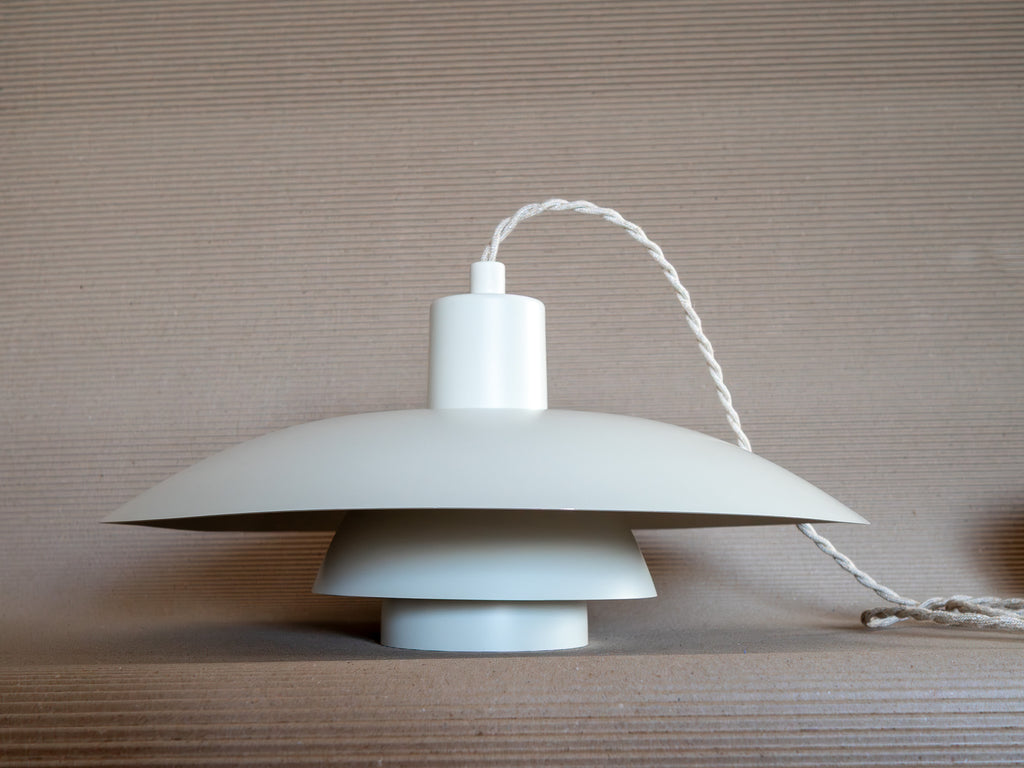 Biała lampa PH 4/3 // proj. Poul Henningsen // Louis Poulsen