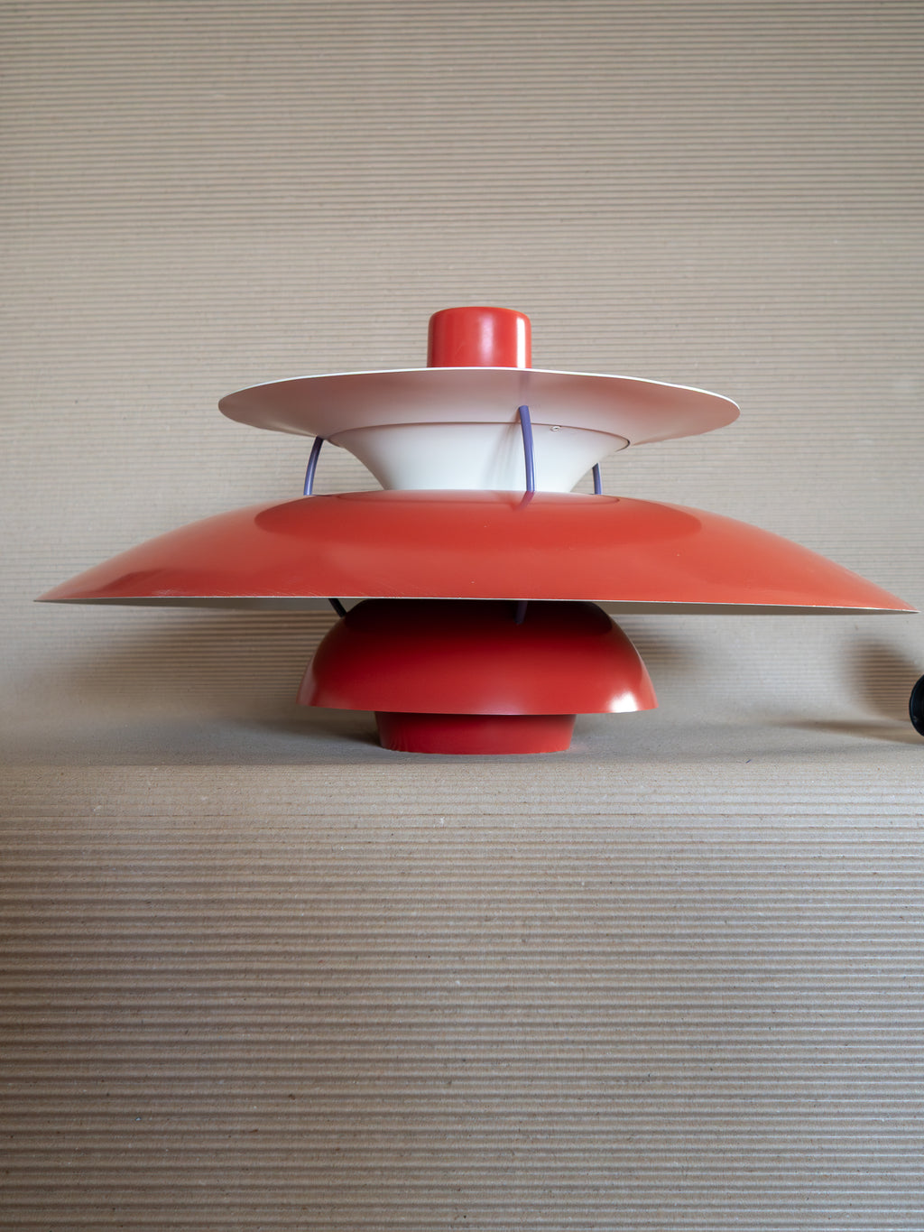 Czerwona lampa PH5 // proj. Poul Henningsen // Louis Poulsen