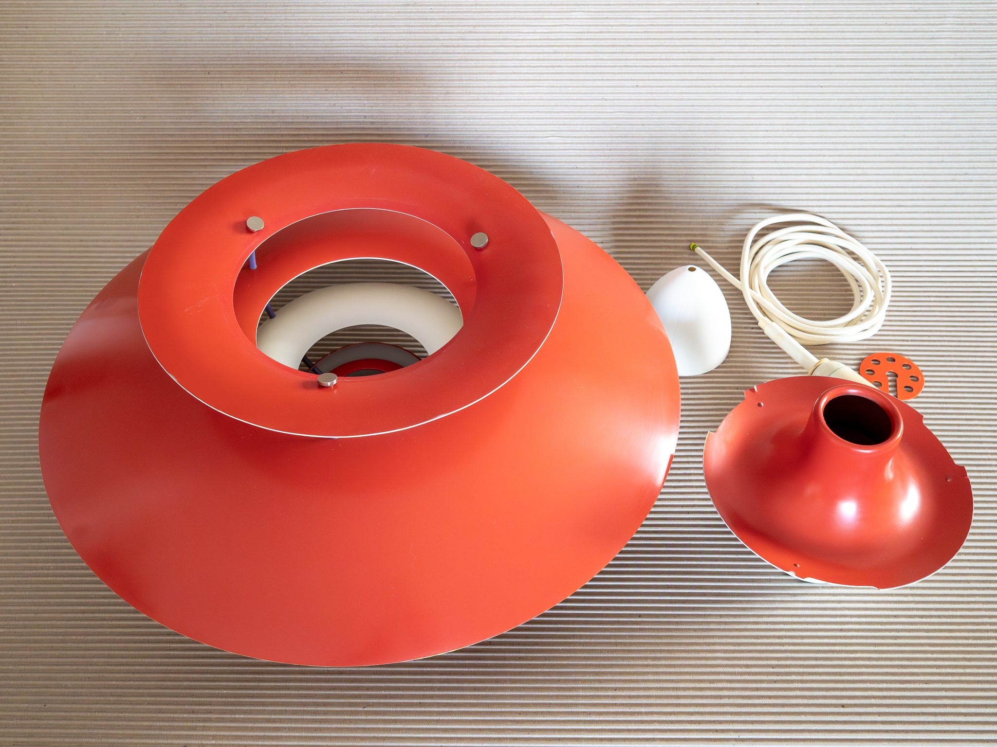 Czerwona lampa PH5 // proj. Poul Henningsen // Louis Poulsen