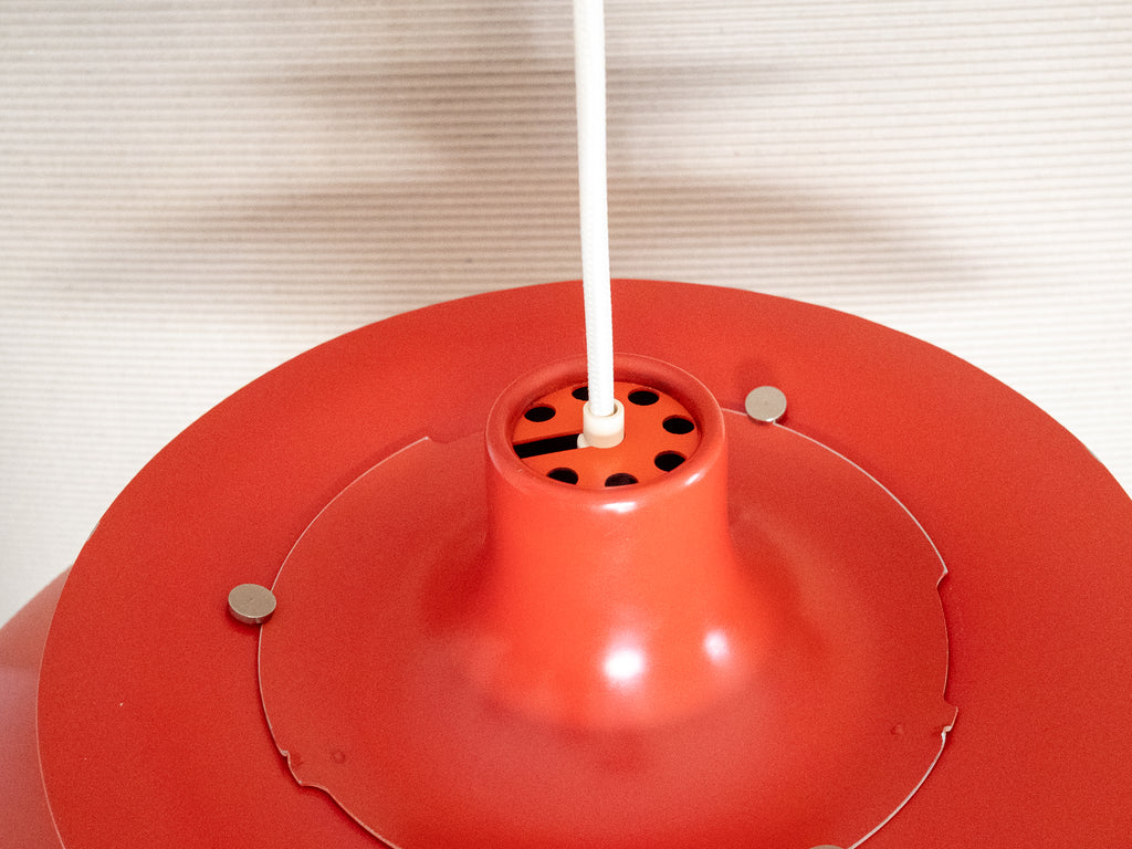 Czerwona lampa PH5 // proj. Poul Henningsen // Louis Poulsen
