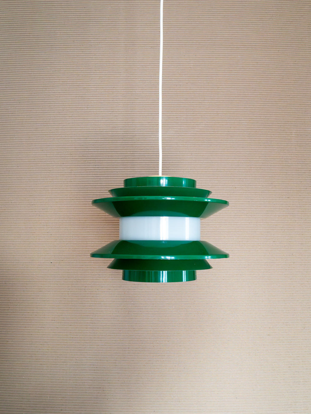 Zielona lampa Trava // proj. Carl Thore // Granhaga