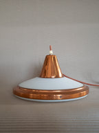 Miedziana lampa wisząca // proj. Erik Jensen // Teknika