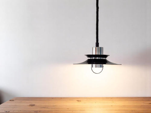 Czarna lampa wisząca vintage nad stół, duńska lampa loft, skandynawski design VITRIKA