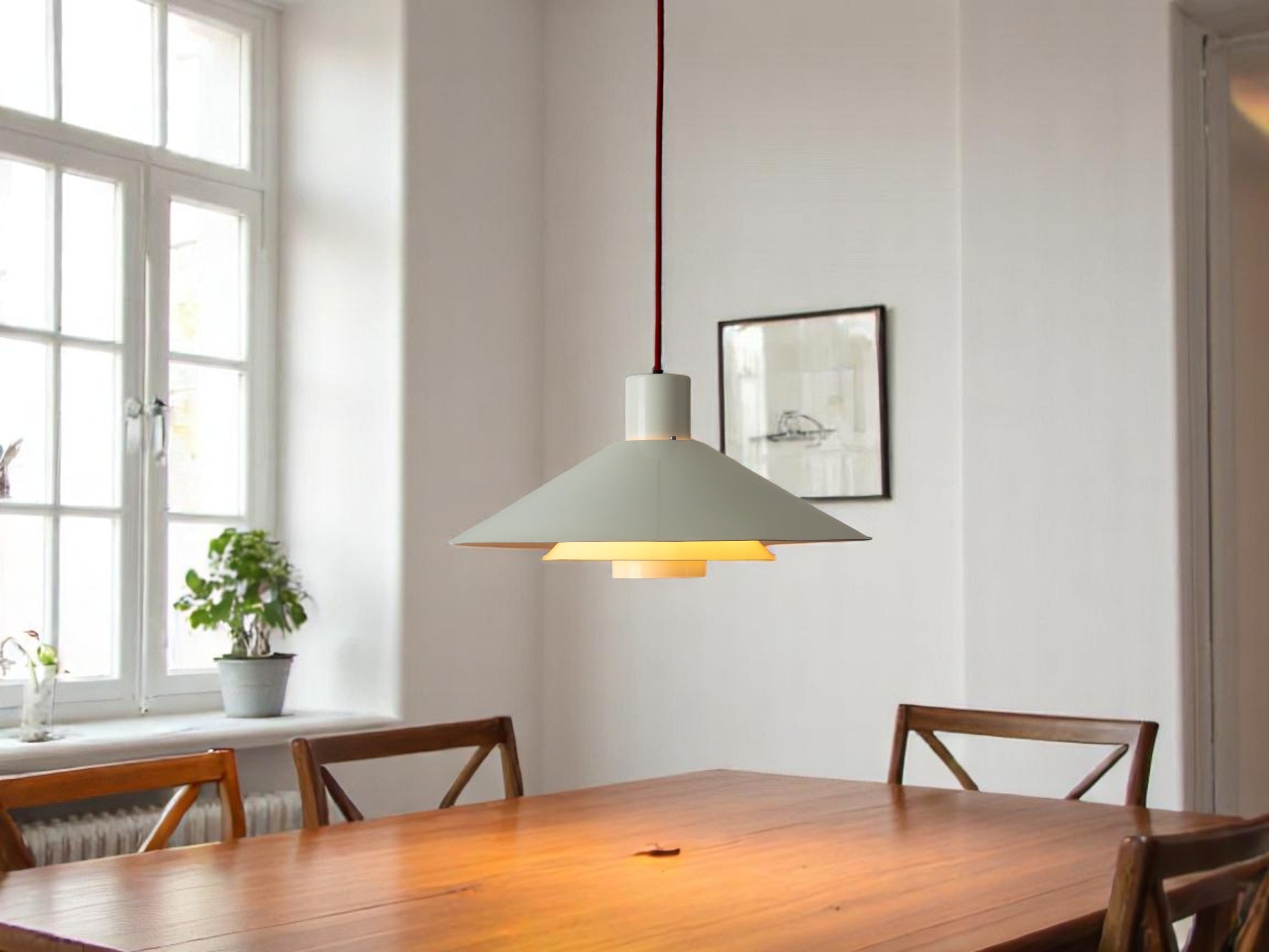 Biała lampa TRAPEZ // proj. Christian Hvidt // Nordisk Solar
